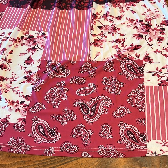 Lily Sleeveless Tunic Top Burgundy & White Size Large - Picture 3 of 9